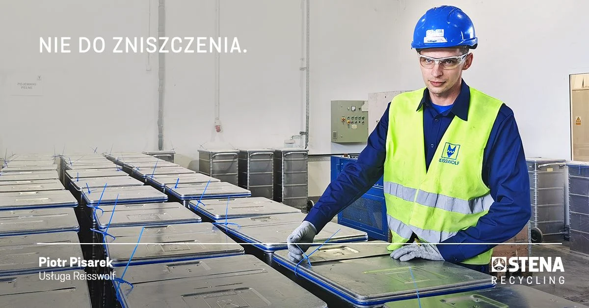 Pracownik oferujący usługi niszczenia nośników danych.