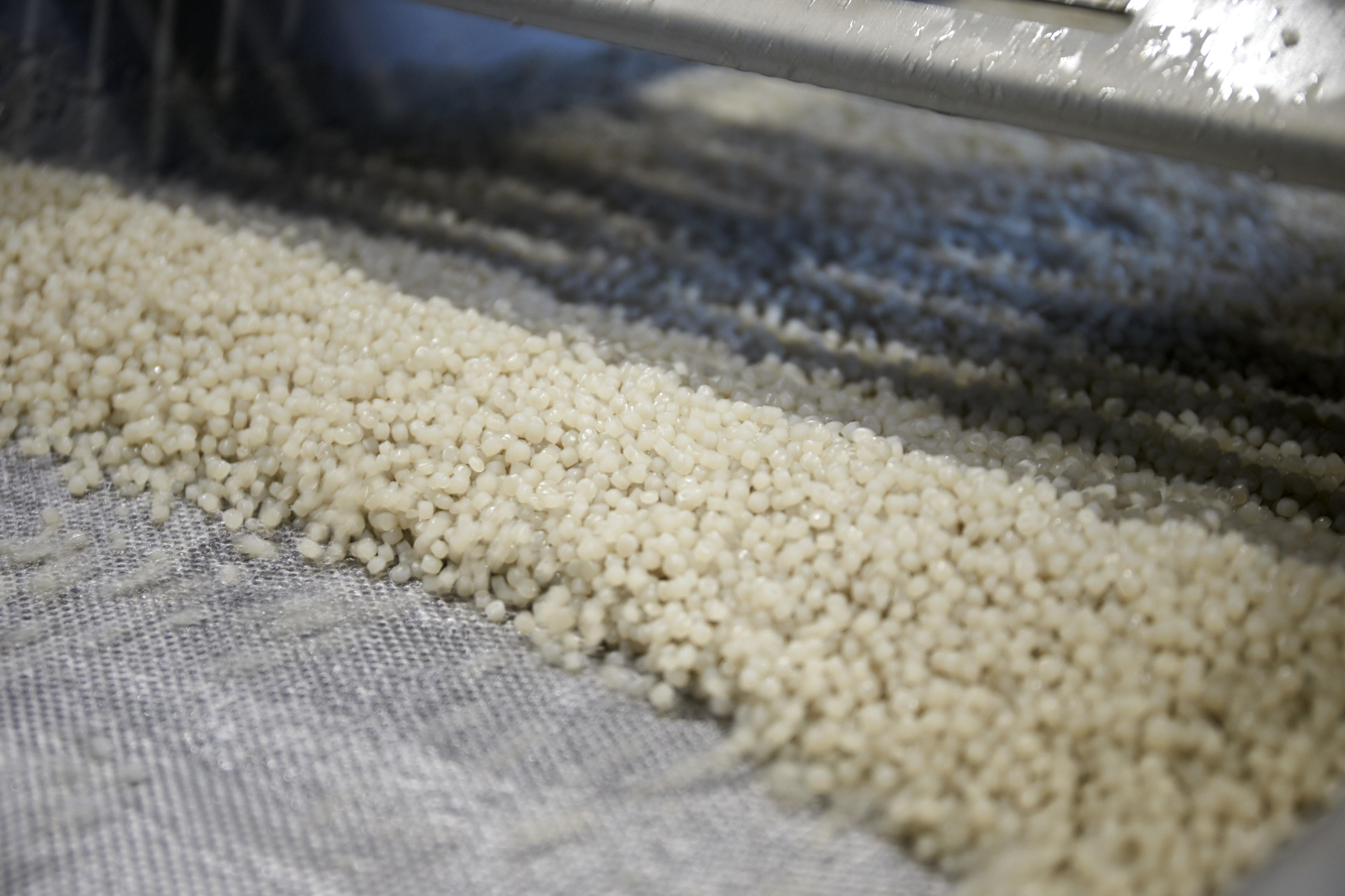 regranulat LDPE produkowany na linii do recyklingu LDPE we Wschowie