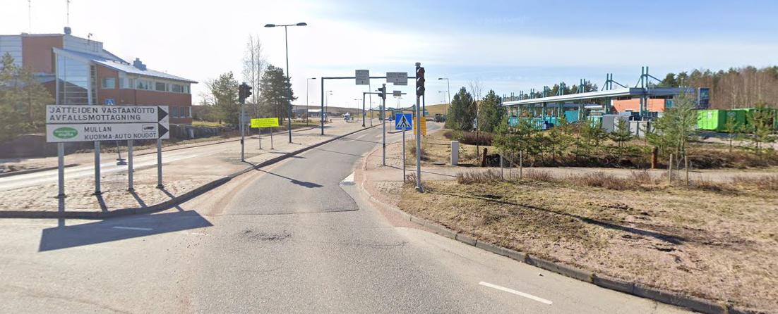 HSY:n vaaka-asemalle ohjaava ajokaista Espoon Ämmässuon alueella.