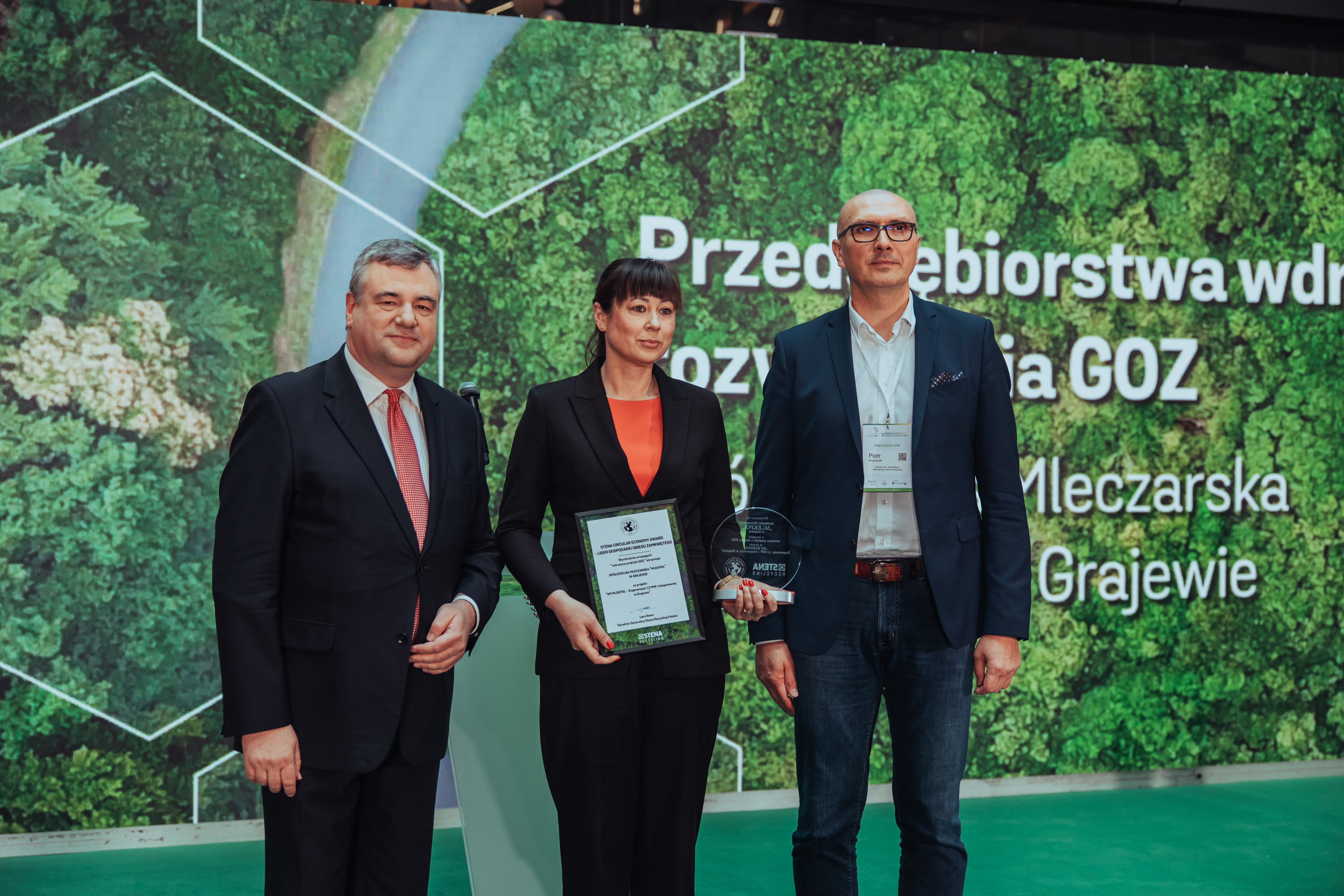 Mlekpol odbiera nagrodę w konkursie Stena Circular Economy Award