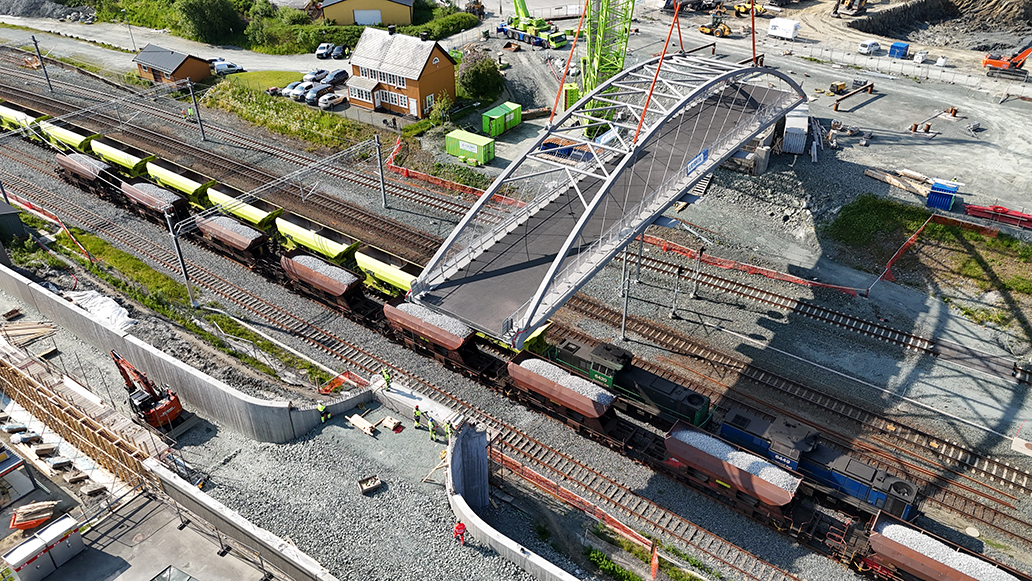 aluminium bridge from above