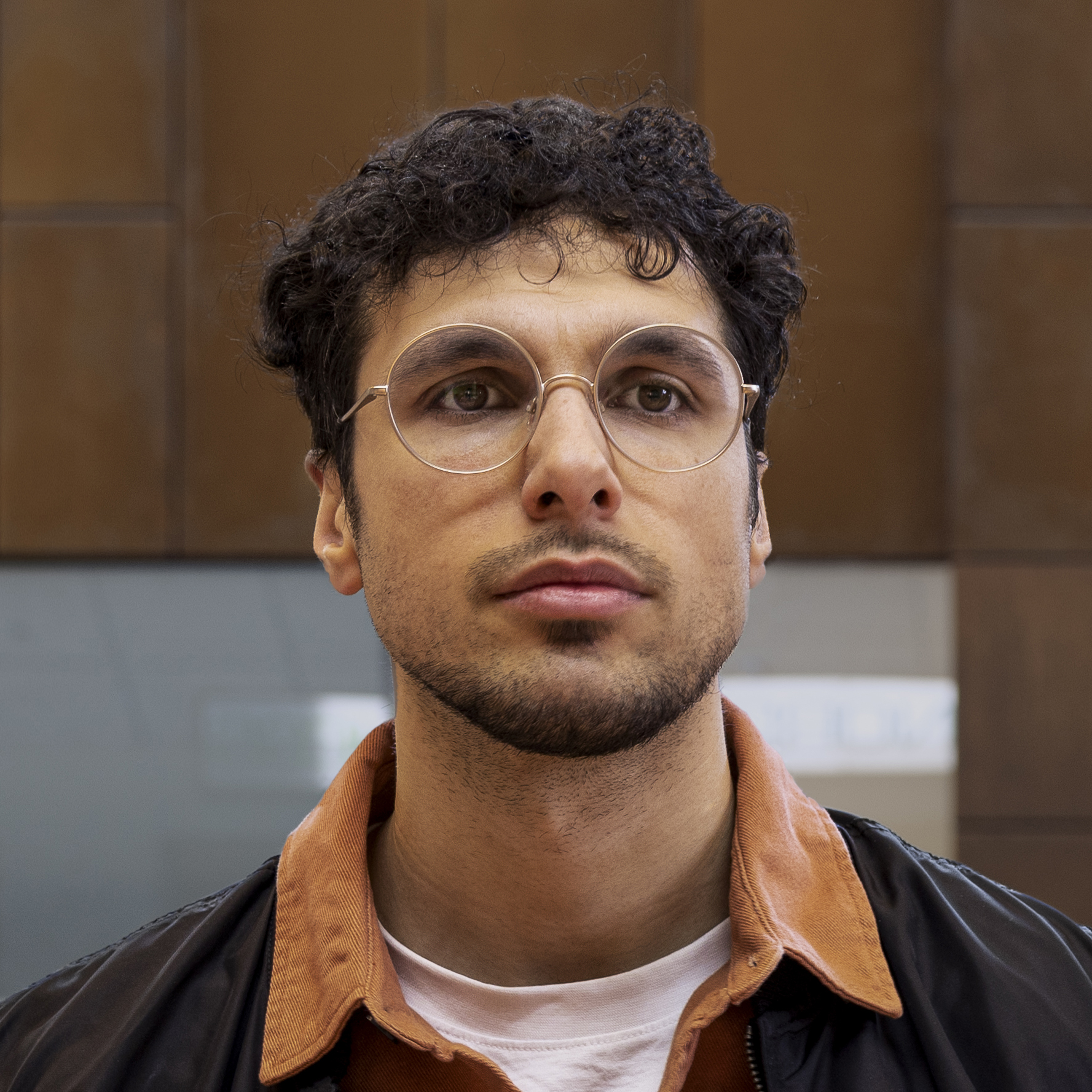 Zbliżenie uczestnika ankiety Circular Voice